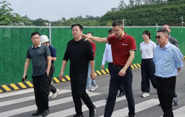 三江新區(qū)（臨港經(jīng)開區(qū)）黨工委委員、南溪經(jīng)開區(qū)管委會主任李勇率隊調(diào)研遠東股份宜賓智能產(chǎn)業(yè)園